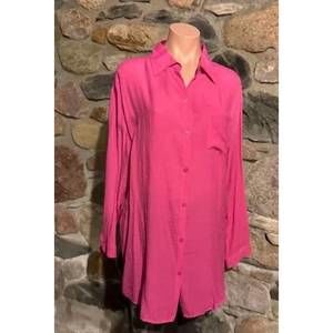 NEW HELLO GORGEOUS georgia shirt with rose lace embellished back in fuchsia